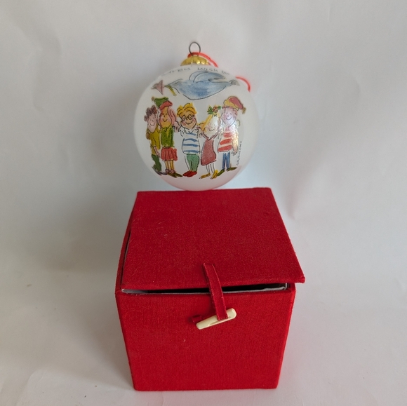 2003 Sally Huss Christmas Ornament “All Children Wish For Peace” - Picture 2 of 4